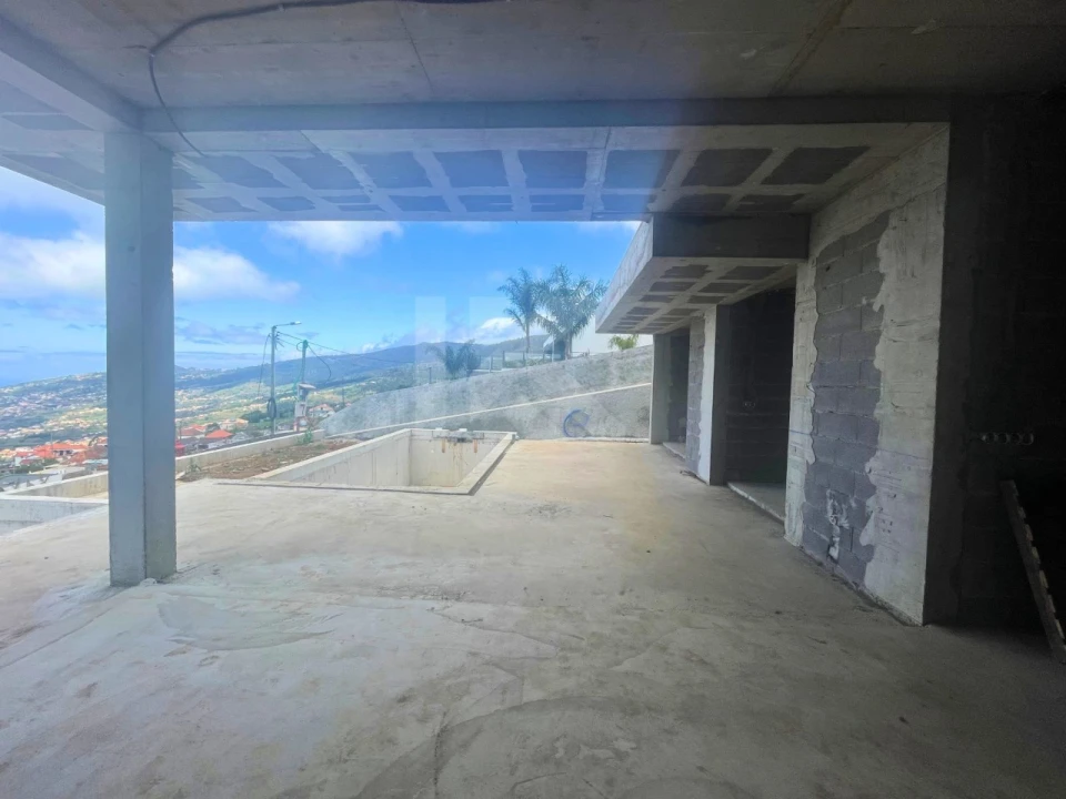 Moradia T3 para Venda em Arco da Calheta Foto 4