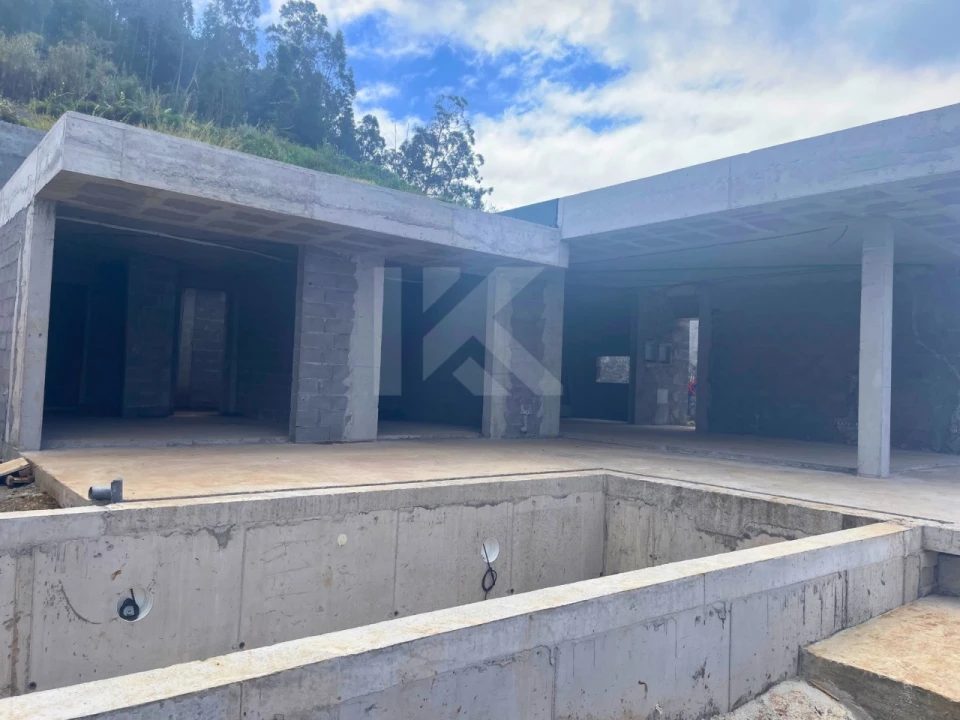 Moradia T3 para Venda em Arco da Calheta Foto 8