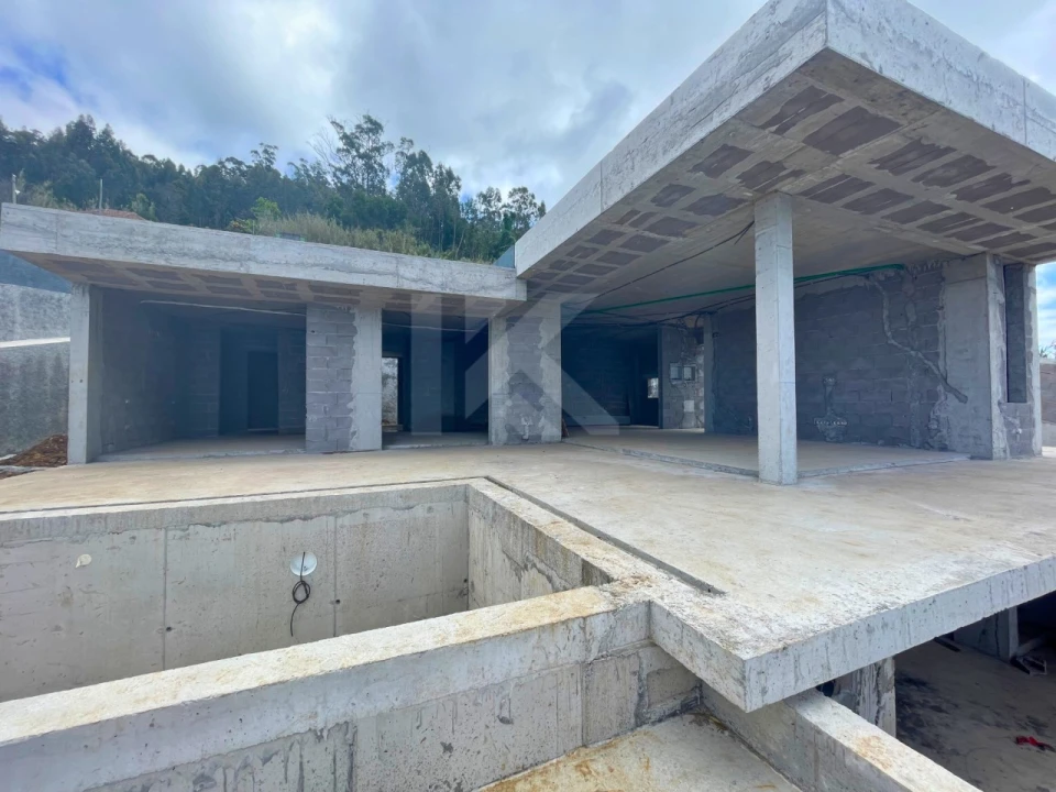 Moradia T3 para Venda em Arco da Calheta Foto 11