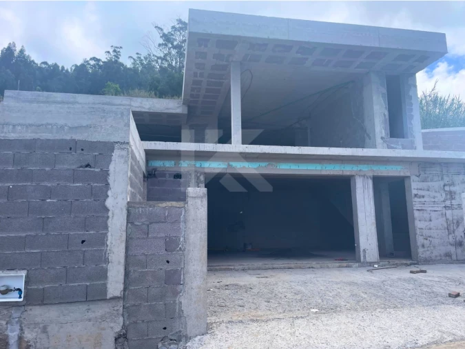 Moradia T3 para Venda em Arco da Calheta Foto 1