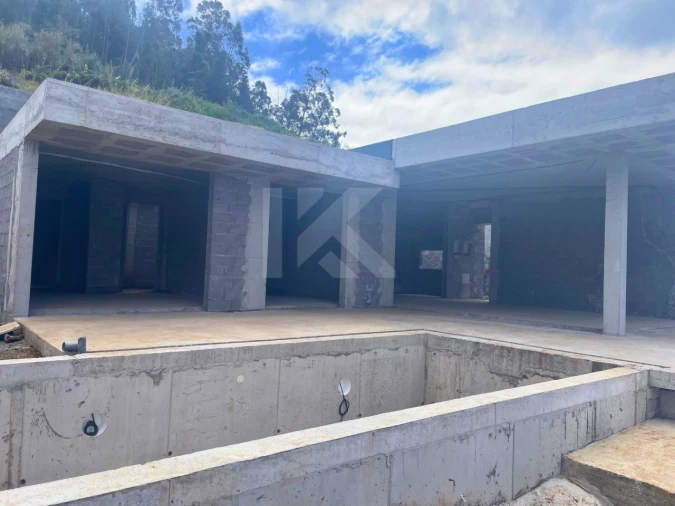 Moradia T3 para Venda em Arco da Calheta Foto 8