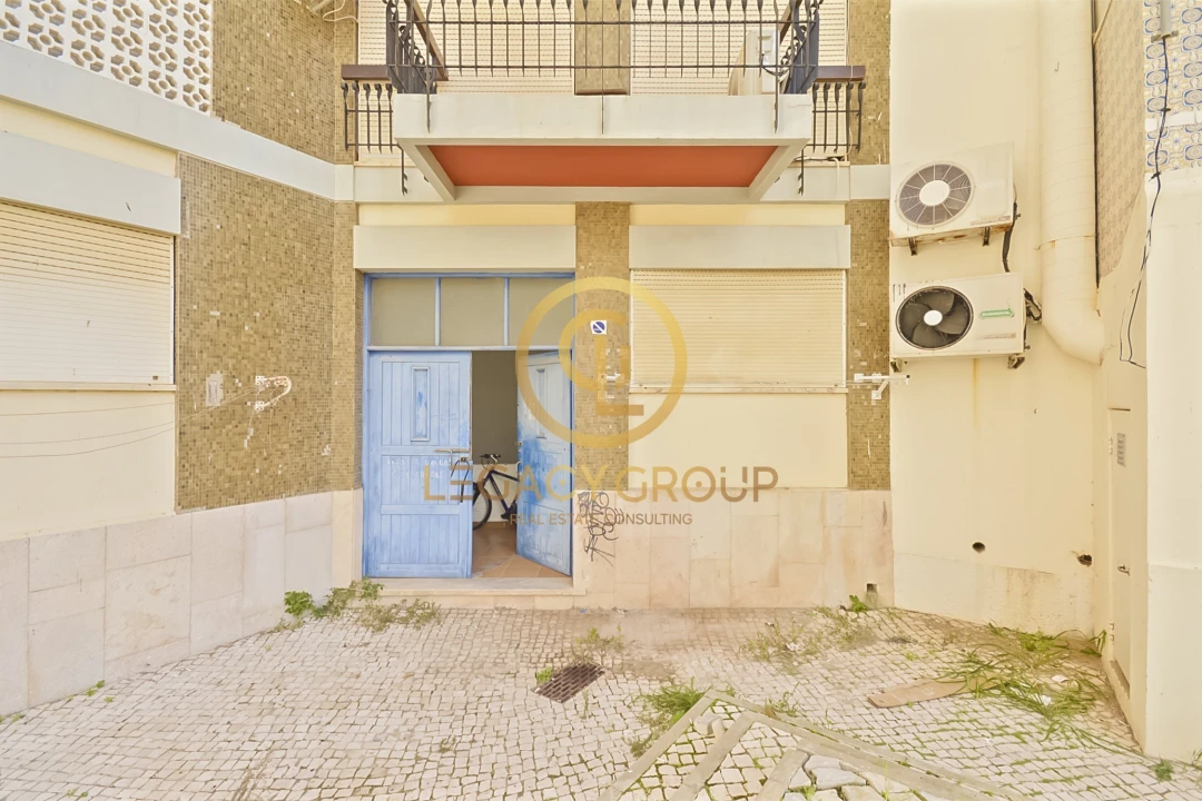 Garagem para Venda em Monte Gordo Foto 1