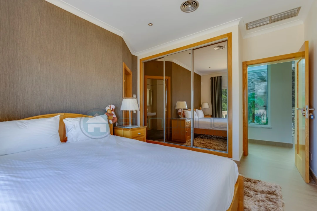 Moradia T4 para Venda em Budens Foto 28