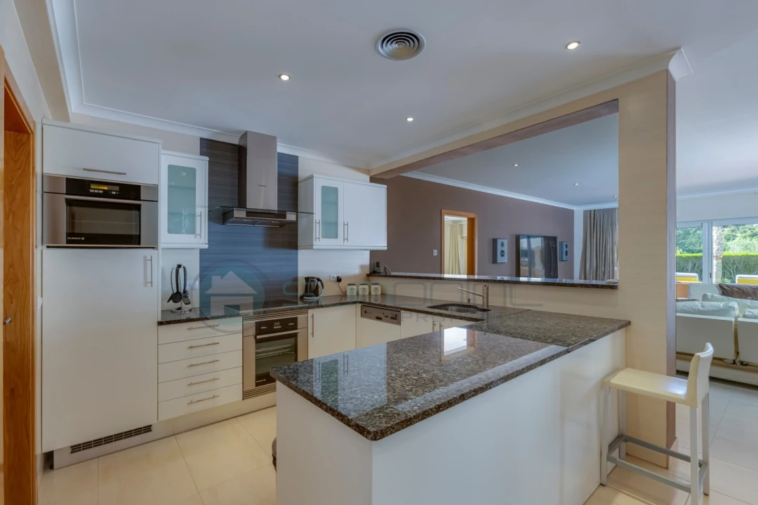 Moradia T4 para Venda em Budens Foto 40