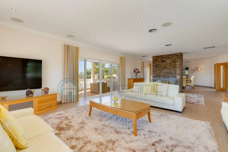 Moradia T4 para Venda em Budens Foto 8