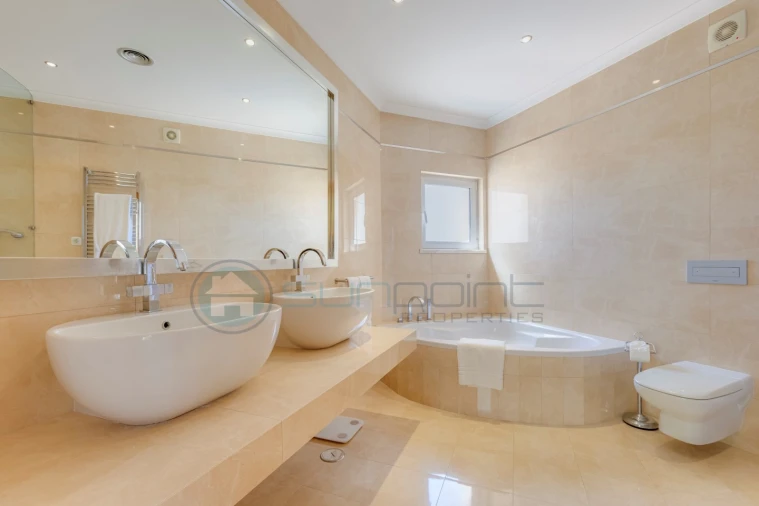 Moradia T4 para Venda em Budens Foto 32