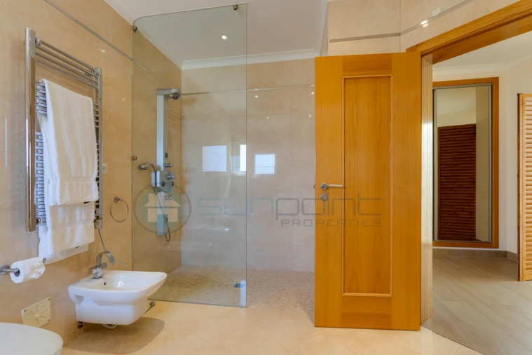 Moradia T4 para Venda em Budens Foto 33