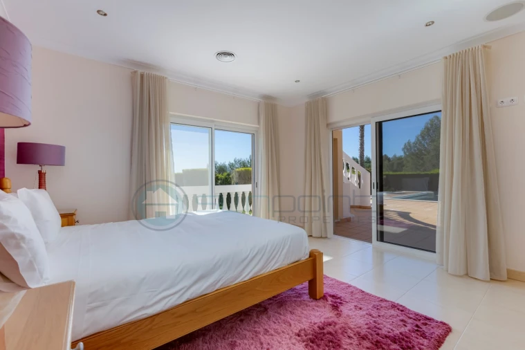 Moradia T4 para Venda em Budens Foto 43