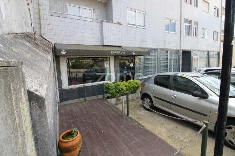 Negócio para Venda em Gondomar (São Cosme), Valbom e Jovim Foto 23