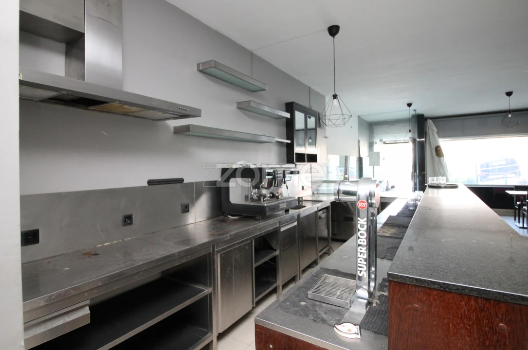 Negócio para Venda em Gondomar (São Cosme), Valbom e Jovim Foto 11