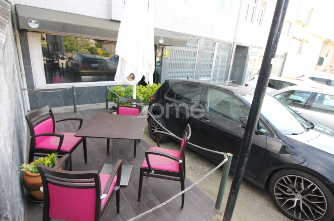 Negócio para Venda em Gondomar (São Cosme), Valbom e Jovim Foto 1