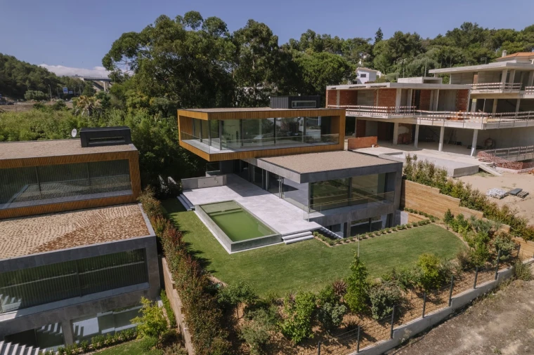 Moradia T4 para Venda em Alcabideche Foto 3