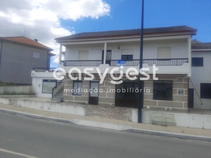 Moradia T7 para Venda em Carrazeda de Ansiães