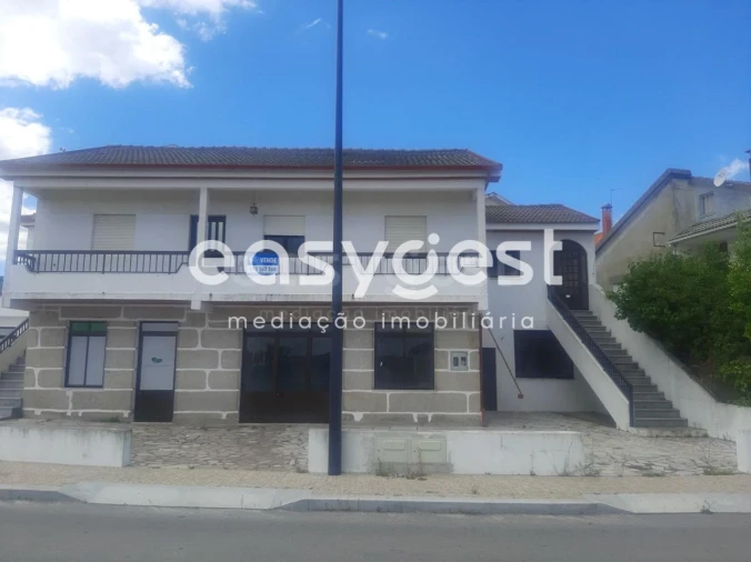 Moradia T7 para Venda em Carrazeda de Ansiães Foto 2