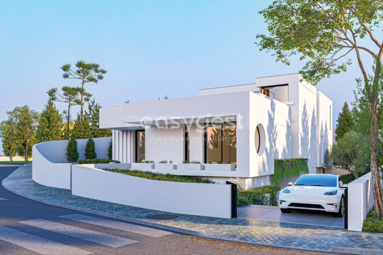 Moradia T4 para Venda em Santa Maria, São Pedro e Matacães