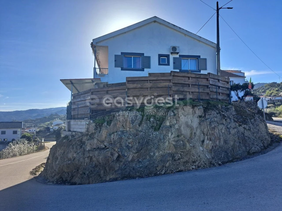 Moradia T4 para Venda em Horta da Vilariça Foto 1