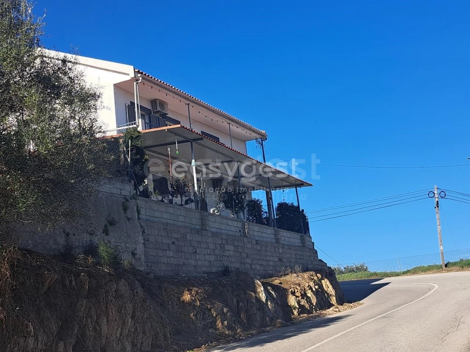 Moradia T4 para Venda em Horta da Vilariça Foto 2