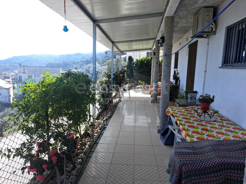 Moradia T4 para Venda em Horta da Vilariça Foto 9