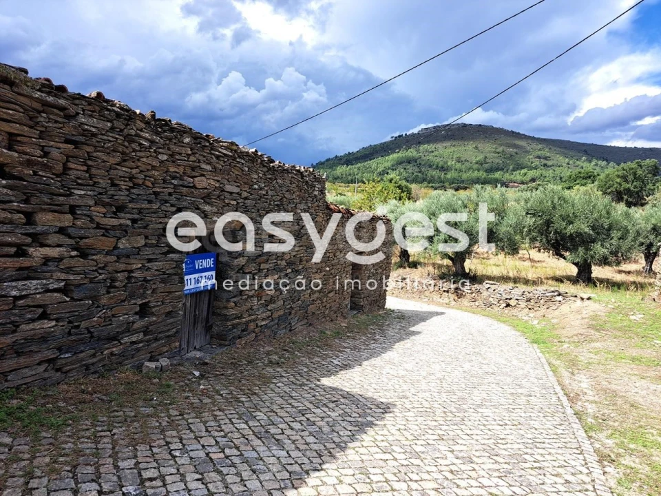 Armazém para Venda em Felgueiras e Maçores Foto 1