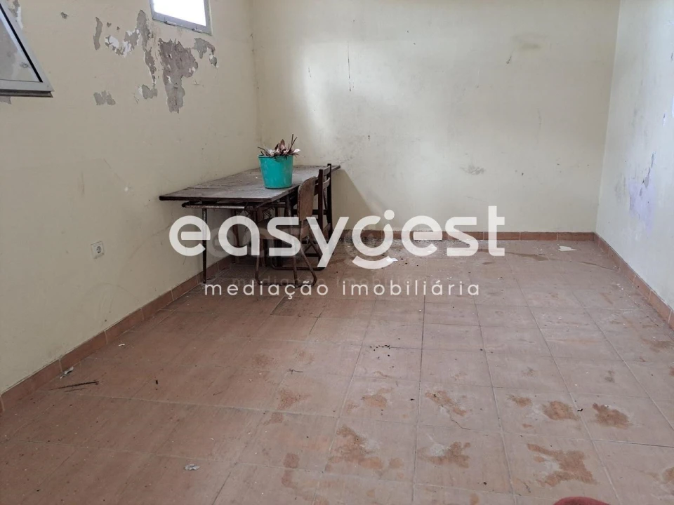 Moradia T2 para Venda em Larinho Foto 9