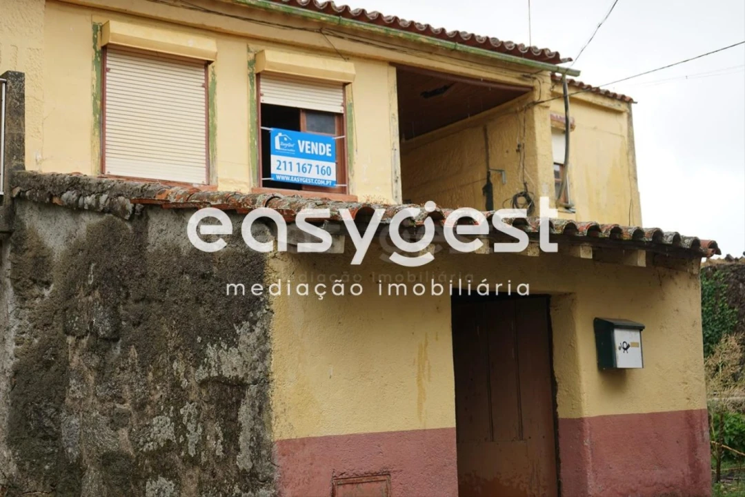 Moradia T5 para Venda em Vila Nova de Tazem Foto 1