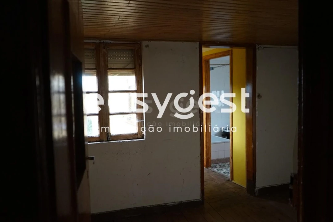 Moradia T5 para Venda em Vila Nova de Tazem Foto 7