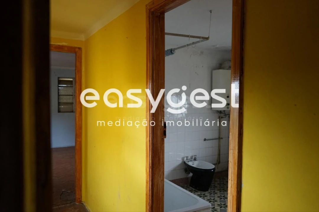 Moradia T5 para Venda em Vila Nova de Tazem Foto 12