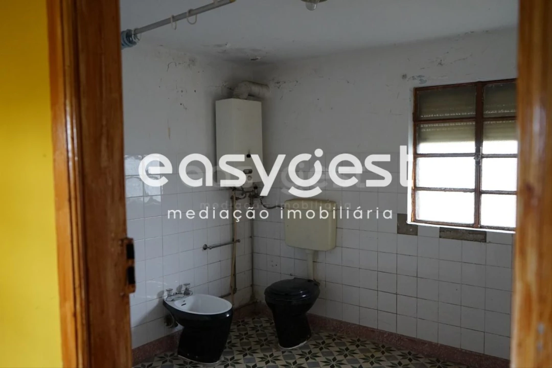 Moradia T5 para Venda em Vila Nova de Tazem Foto 13