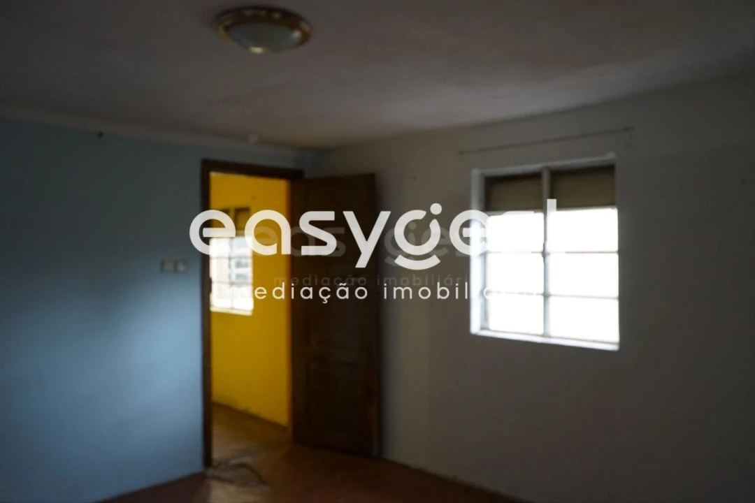 Moradia T5 para Venda em Vila Nova de Tazem Foto 16