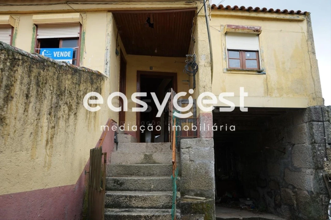 Moradia T5 para Venda em Vila Nova de Tazem Foto 19