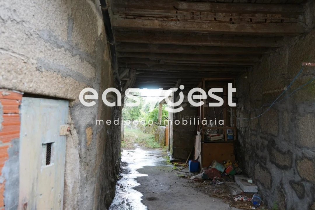 Moradia T5 para Venda em Vila Nova de Tazem Foto 23