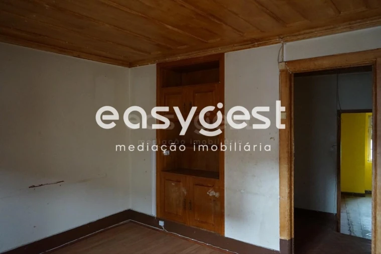 Moradia T5 para Venda em Vila Nova de Tazem Foto 2