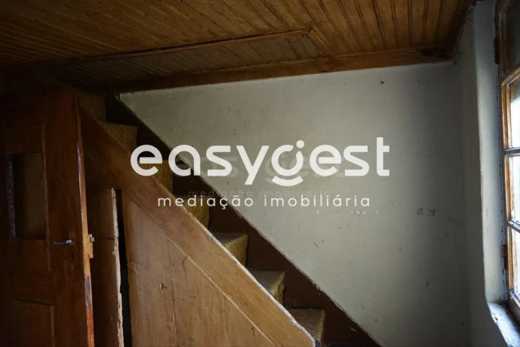 Moradia T5 para Venda em Vila Nova de Tazem Foto 11