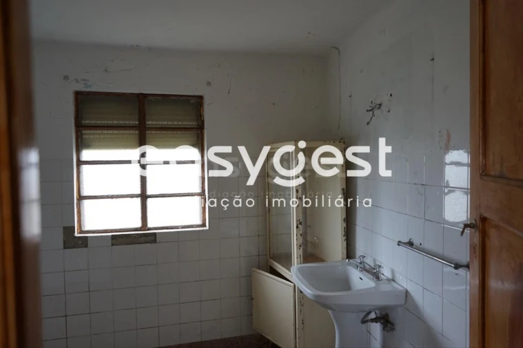 Moradia T5 para Venda em Vila Nova de Tazem Foto 14