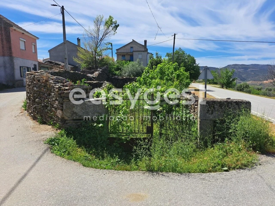 Moradia T1 para Venda em Adeganha e Cardanha Foto 3