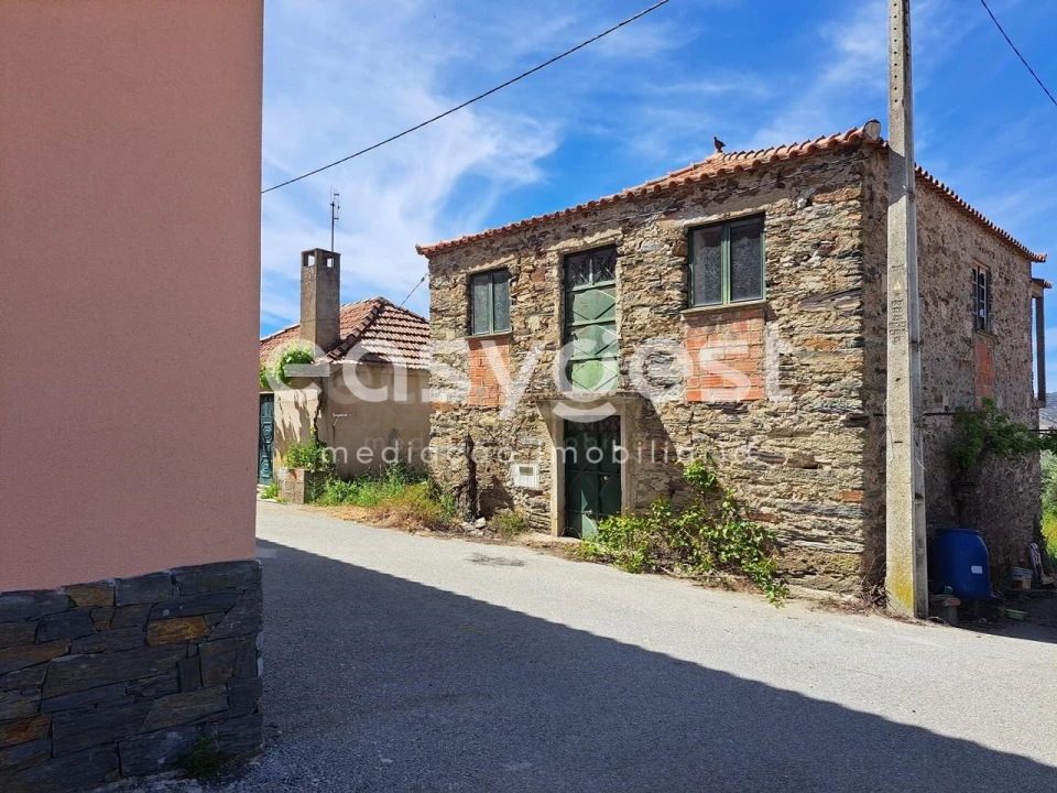 Moradia T3 para Venda em Adeganha e Cardanha Foto 3