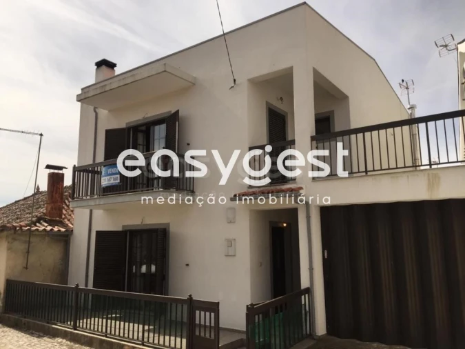 Moradia T3 para Venda em Cabeça Boa Foto 1