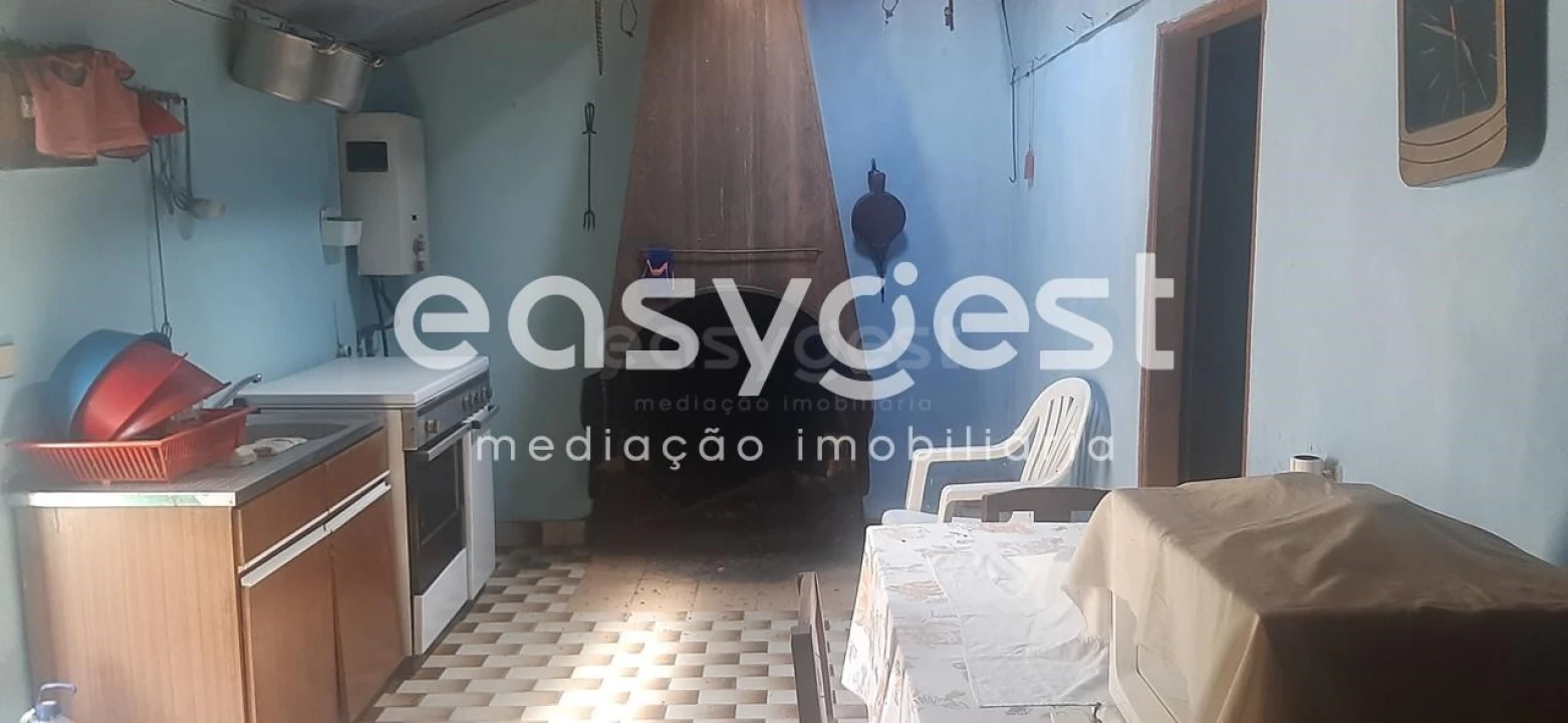 Moradia T2 para Venda em Carviçais Foto 6