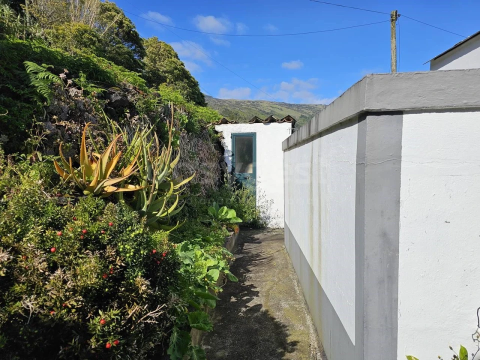 Moradia T2 para Venda em Ribeiras Foto 21