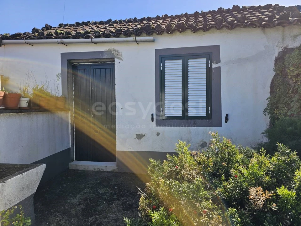 Moradia T2 para Venda em Ribeiras Foto 8