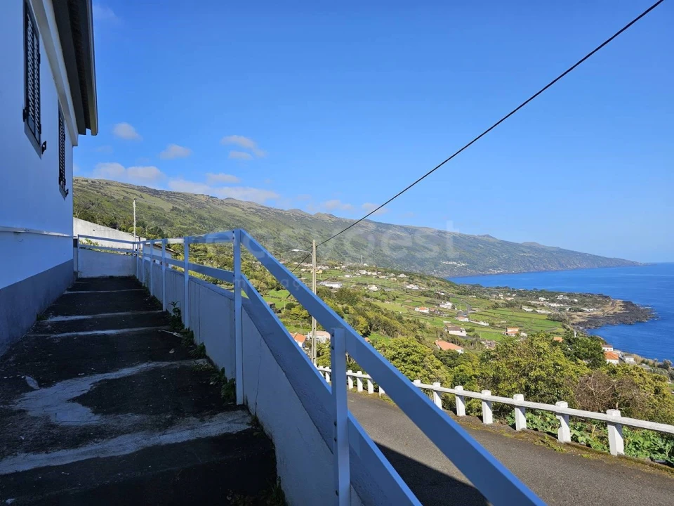 Moradia T2 para Venda em Ribeiras Foto 11