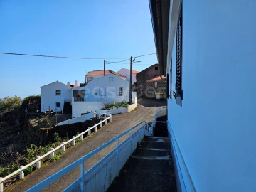 Moradia T2 para Venda em Ribeiras