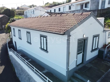 Moradia T2 para Venda em Ribeiras