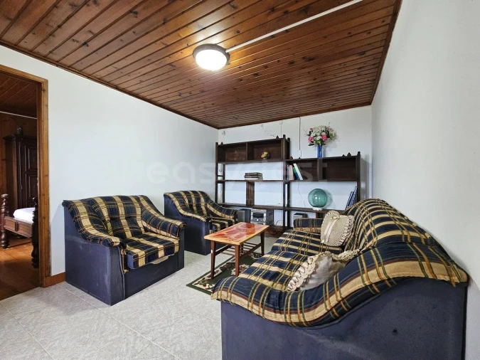 Moradia T2 para Venda em Ribeiras Foto 7