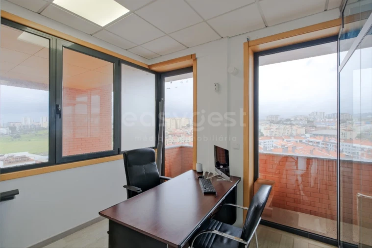 Escritório para Venda em Carnaxide e Queijas Foto 13