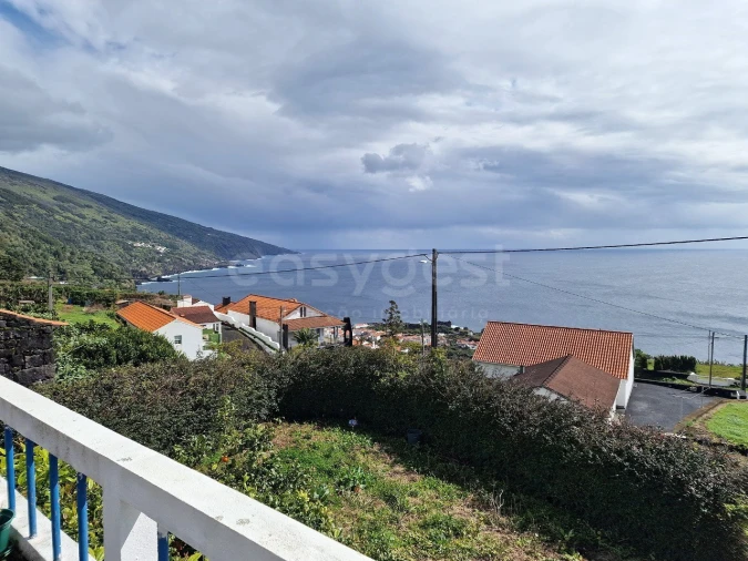 Moradia T3 para Venda em Ribeiras Foto 2