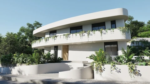 Moradia T5 para Venda em Santa Maria, São Pedro e Matacães