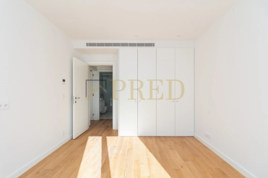 Apartamento T2 para Venda em Lordelo do Ouro e Massarelos Foto 13