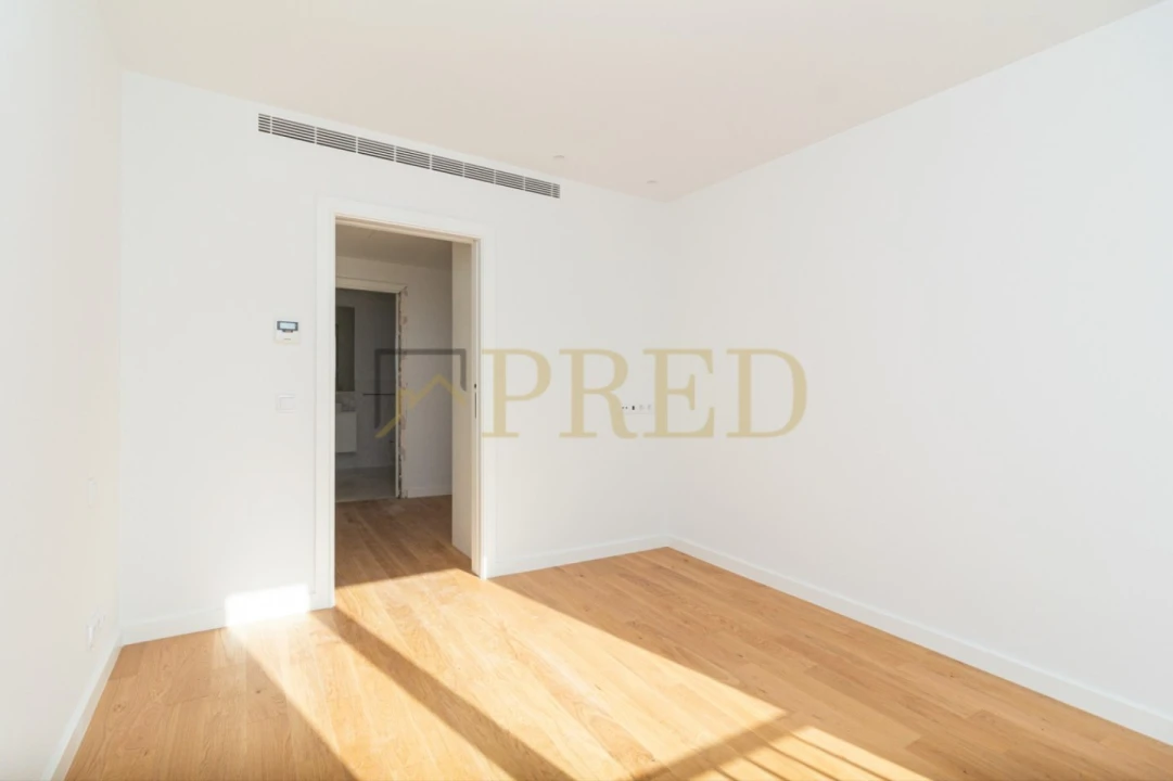 Apartamento T2 para Venda em Lordelo do Ouro e Massarelos Foto 16