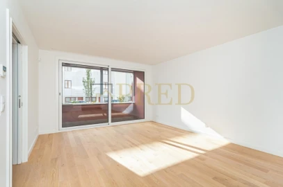 Apartamento T2 para Venda em Lordelo do Ouro e Massarelos